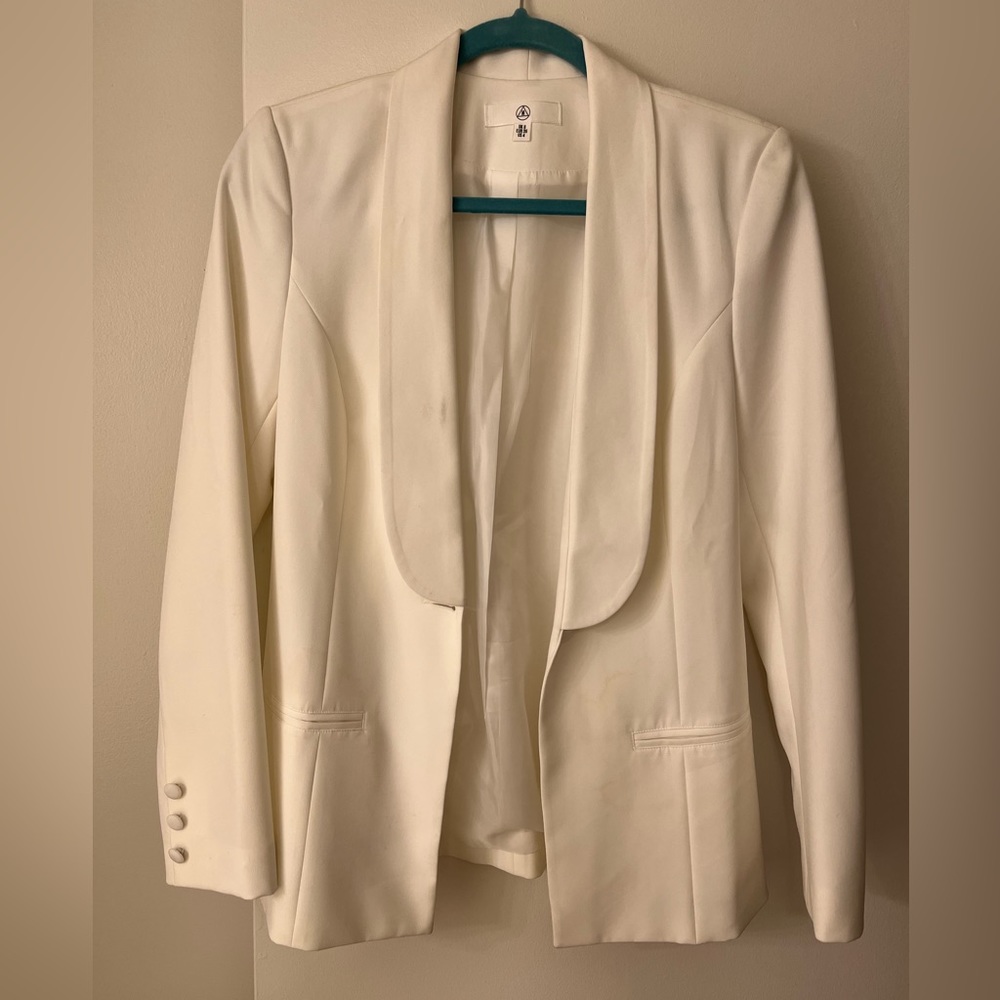 Missguided Size 4 Women’s White Blazer